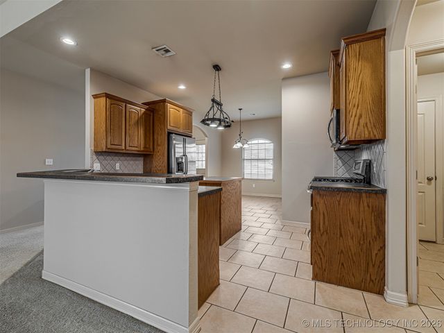 14921 Jordan Court, Glenpool, OK 74033
