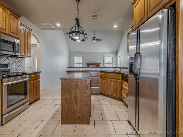 14921 Jordan Court, Glenpool, OK 74033