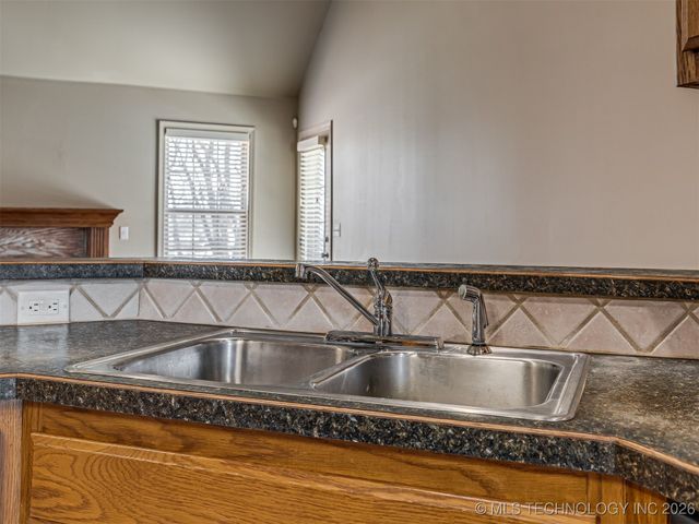 14921 Jordan Court, Glenpool, OK 74033