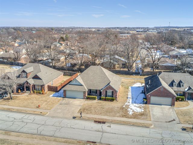 14921 Jordan Court, Glenpool, OK 74033