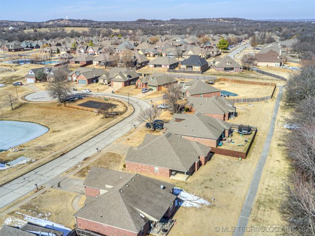 14921 Jordan Court, Glenpool, OK 74033