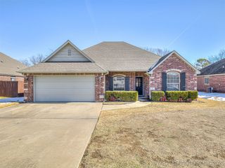 14921 Jordan Court, Glenpool, OK 74033