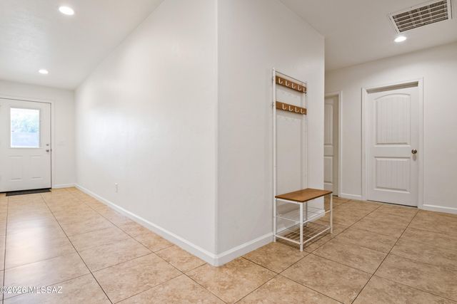 2526 E Sylvia Street, Tucson, AZ 85716