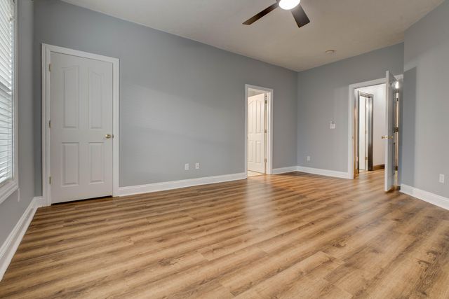 101 Candlelight Boulevard, Georgetown, KY 40324