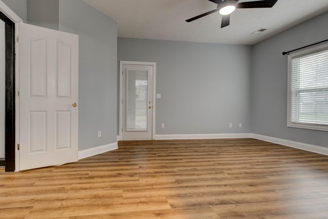 101 Candlelight Boulevard, Georgetown, KY 40324