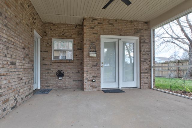 101 Candlelight Boulevard, Georgetown, KY 40324