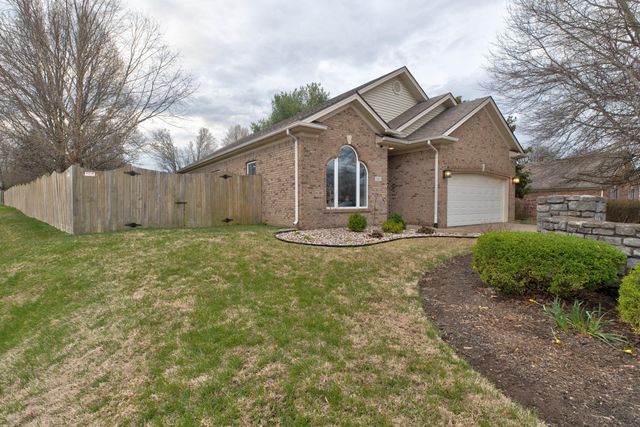 101 Candlelight Boulevard, Georgetown, KY 40324