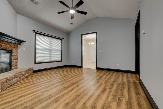 101 Candlelight Boulevard, Georgetown, KY 40324