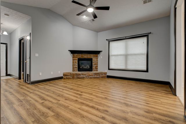 101 Candlelight Boulevard, Georgetown, KY 40324