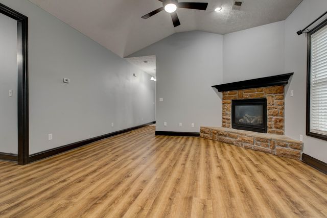 101 Candlelight Boulevard, Georgetown, KY 40324