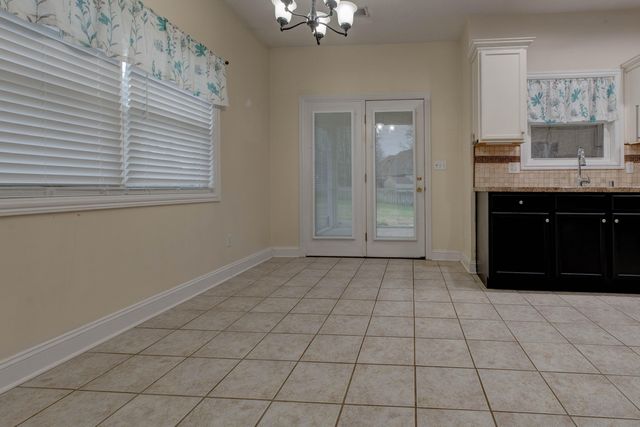 101 Candlelight Boulevard, Georgetown, KY 40324