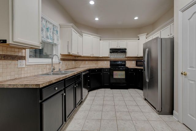 101 Candlelight Boulevard, Georgetown, KY 40324