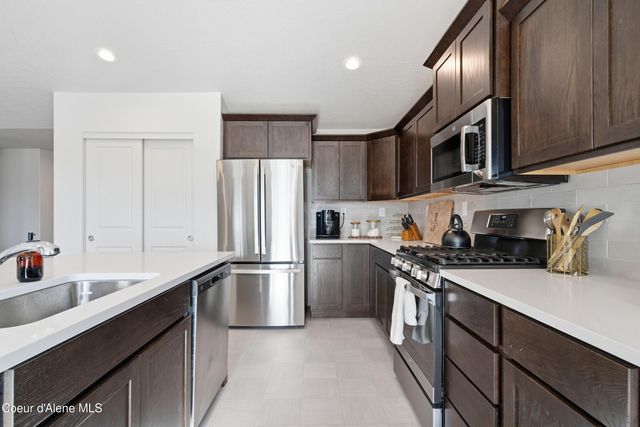 16161 N Hadley Loop, Rathdrum, ID 83858