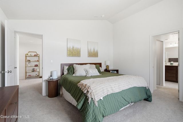 16161 N Hadley Loop, Rathdrum, ID 83858