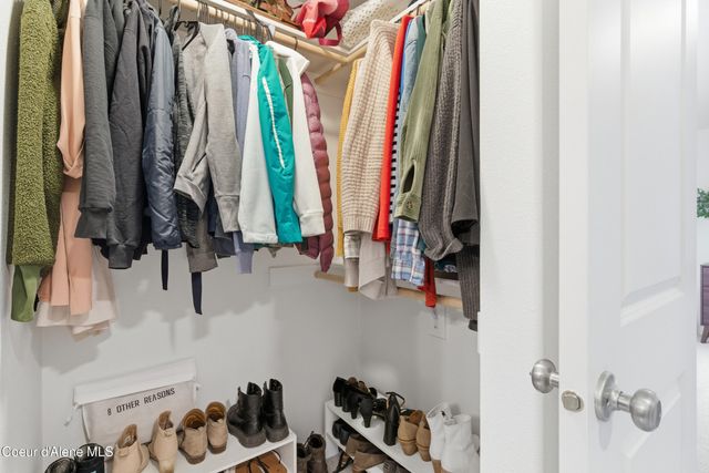 16161 N Hadley Loop, Rathdrum, ID 83858