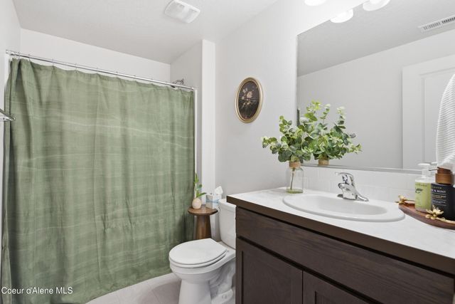 16161 N Hadley Loop, Rathdrum, ID 83858