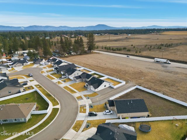 16161 N Hadley Loop, Rathdrum, ID 83858