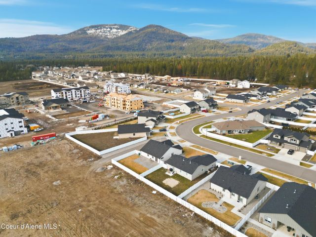 16161 N Hadley Loop, Rathdrum, ID 83858