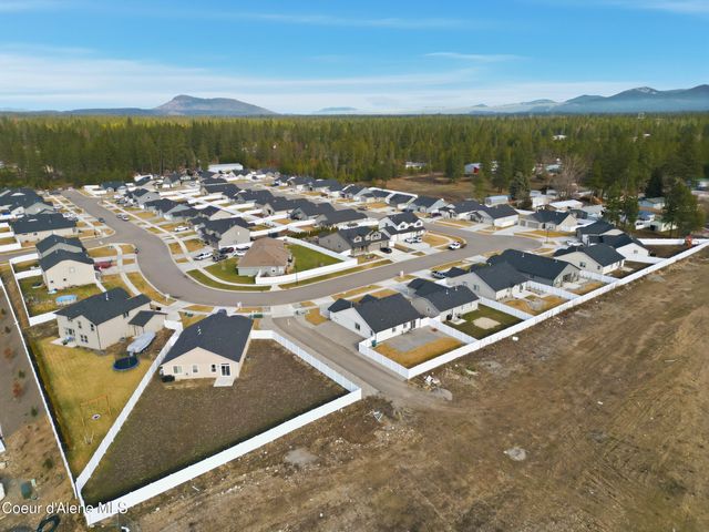 16161 N Hadley Loop, Rathdrum, ID 83858