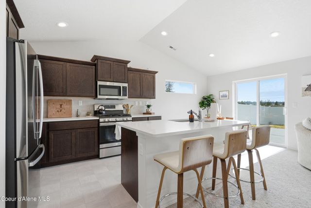 16161 N Hadley Loop, Rathdrum, ID 83858