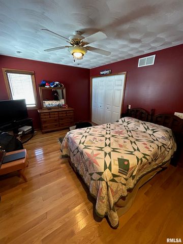 180 Etherton Lane, Springfield, IL 62712