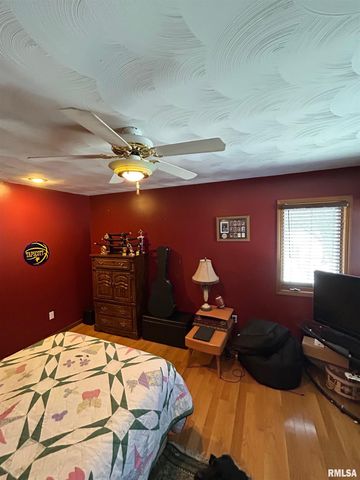 180 Etherton Lane, Springfield, IL 62712