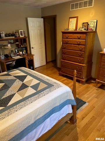 180 Etherton Lane, Springfield, IL 62712