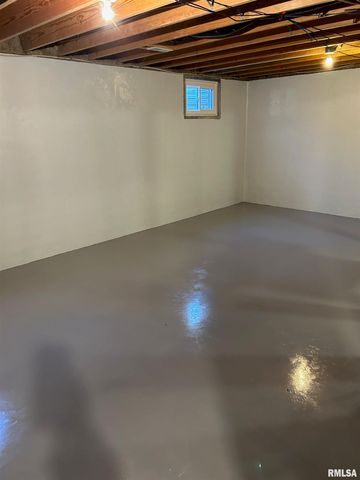 180 Etherton Lane, Springfield, IL 62712