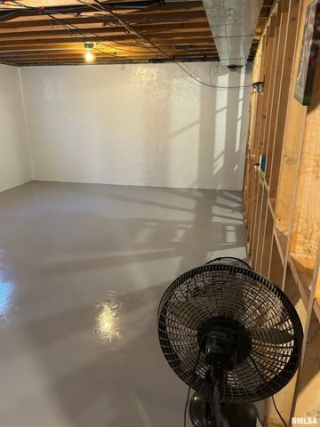 180 Etherton Lane, Springfield, IL 62712