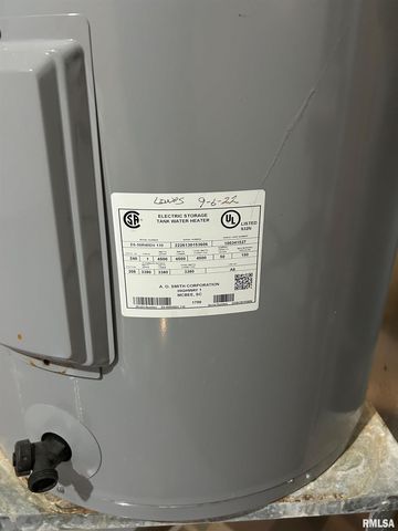 180 Etherton Lane, Springfield, IL 62712