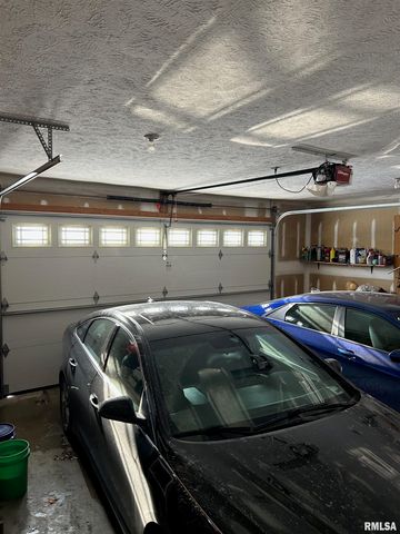 180 Etherton Lane, Springfield, IL 62712