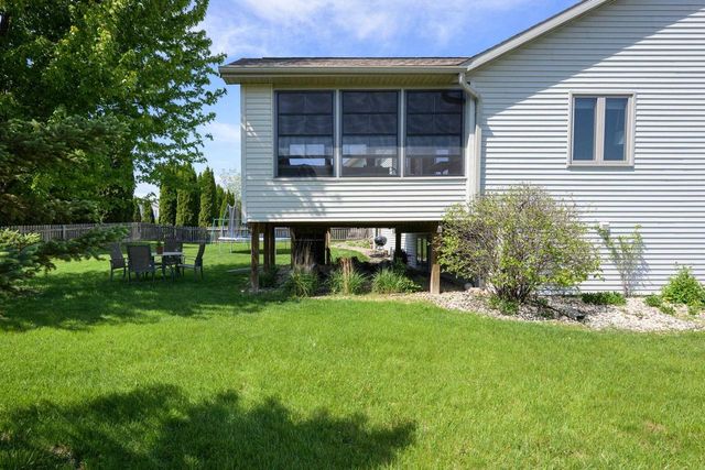 1106 Turnberry Court, Waunakee, WI 53597
