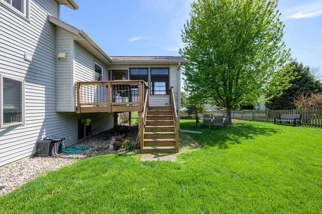 1106 Turnberry Court, Waunakee, WI 53597