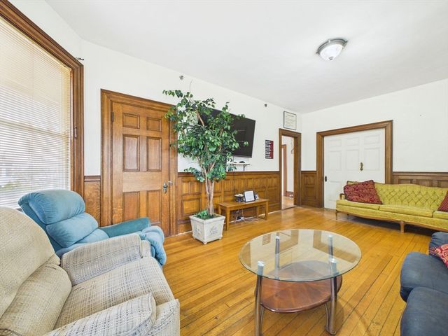 26 South St, Brockton, MA 02301