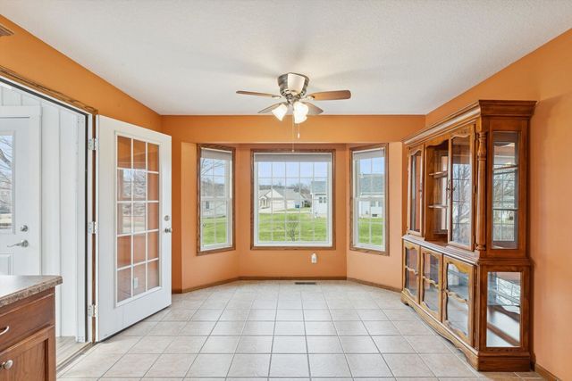 1710 Mackin Drive, Dewitt, IA 52742