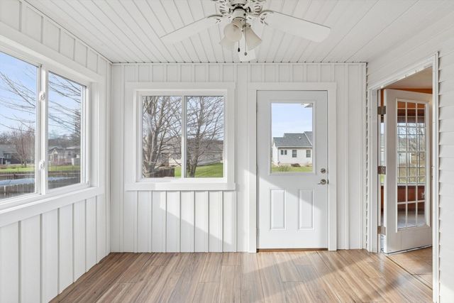 1710 Mackin Drive, Dewitt, IA 52742