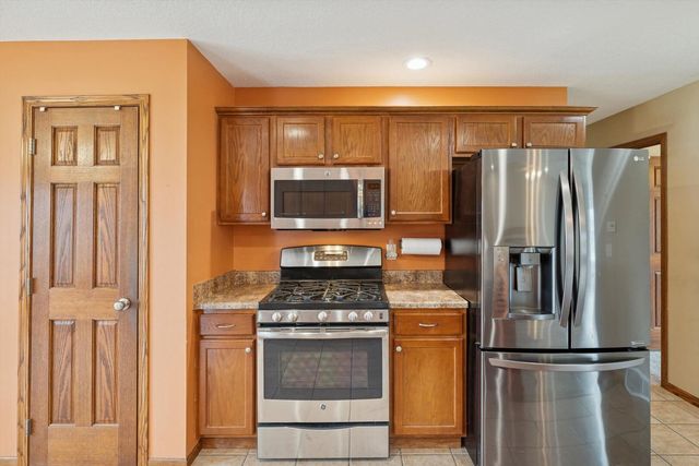 1710 Mackin Drive, Dewitt, IA 52742