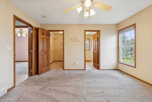 1710 Mackin Drive, Dewitt, IA 52742