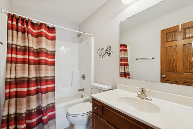 1710 Mackin Drive, Dewitt, IA 52742