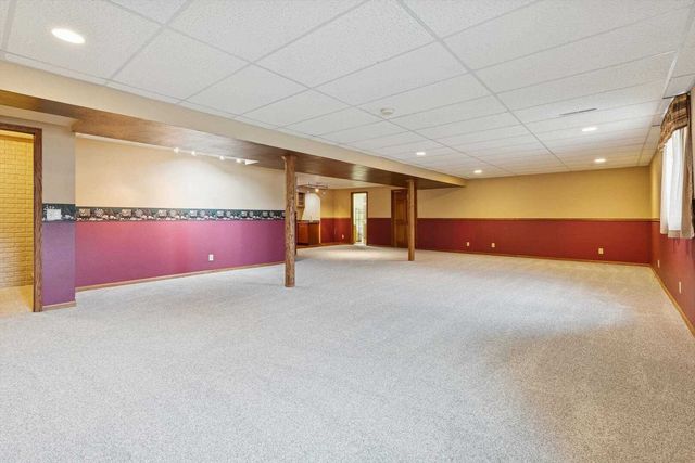 1710 Mackin Drive, Dewitt, IA 52742