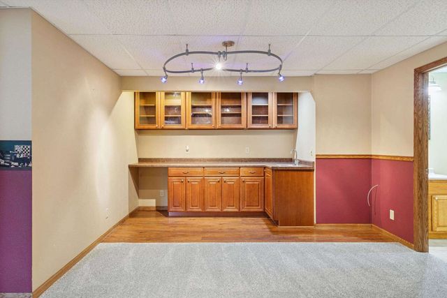 1710 Mackin Drive, Dewitt, IA 52742