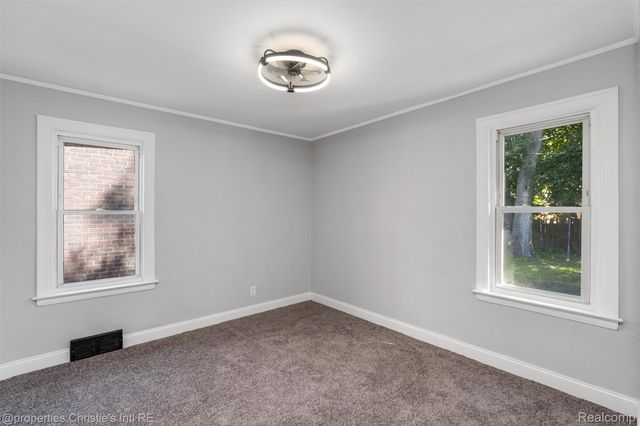 16220 Lesure Street, Detroit, MI 48235
