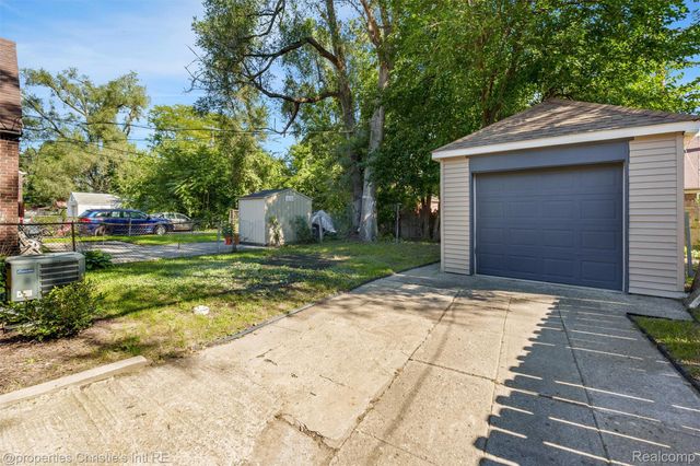 16220 Lesure Street, Detroit, MI 48235