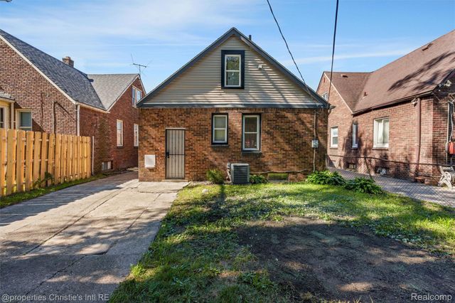 16220 Lesure Street, Detroit, MI 48235