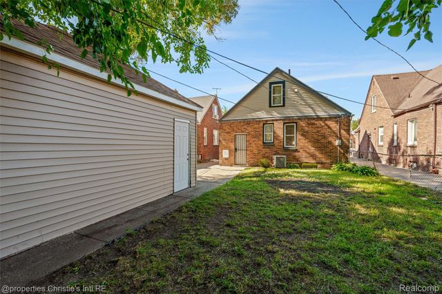 16220 Lesure Street, Detroit, MI 48235