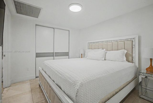 485 Brickell Avenue 2209, Miami, FL 33131