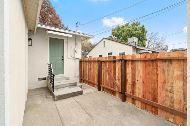 110 Meister Way, Sacramento, CA 95819