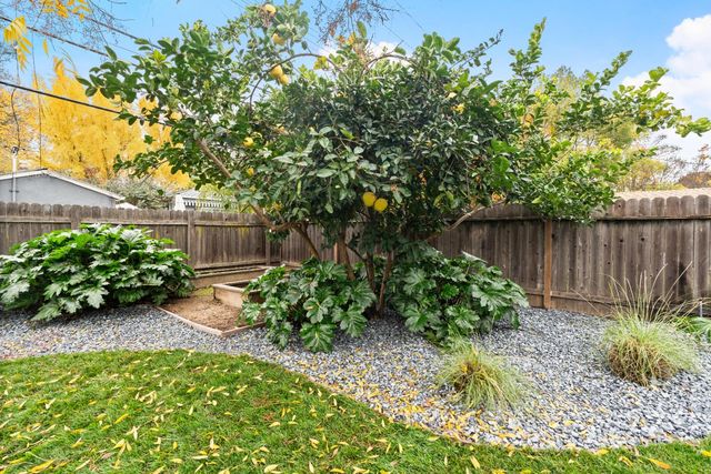 110 Meister Way, Sacramento, CA 95819