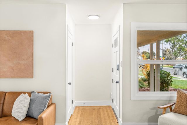 110 Meister Way, Sacramento, CA 95819