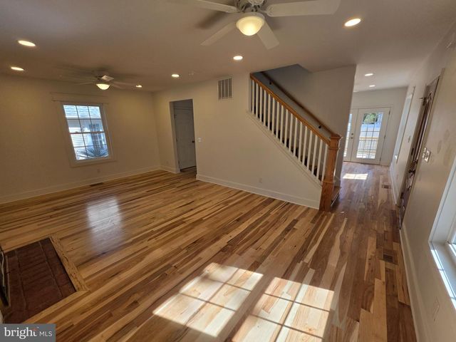 12 CLARA ST, Dover, DE 19904